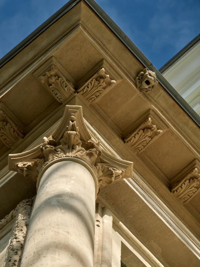 Hotel Altus Palace - Destigo Hotels Wrocław Exteriör bild The column of the main entrance