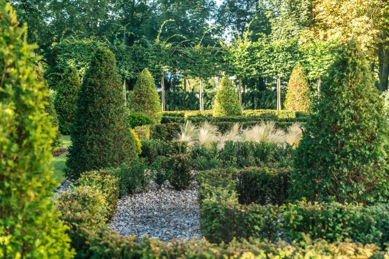 Hotel Altus Palace - Destigo Hotels Wrocław Exteriör bild The Conifer Garden
